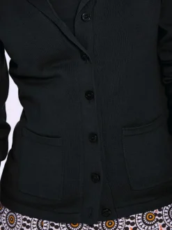 Veste en tricot fin avec poches plaquées et boutons