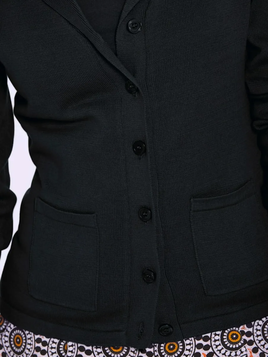 Veste en tricot fin avec poches plaquées et boutons