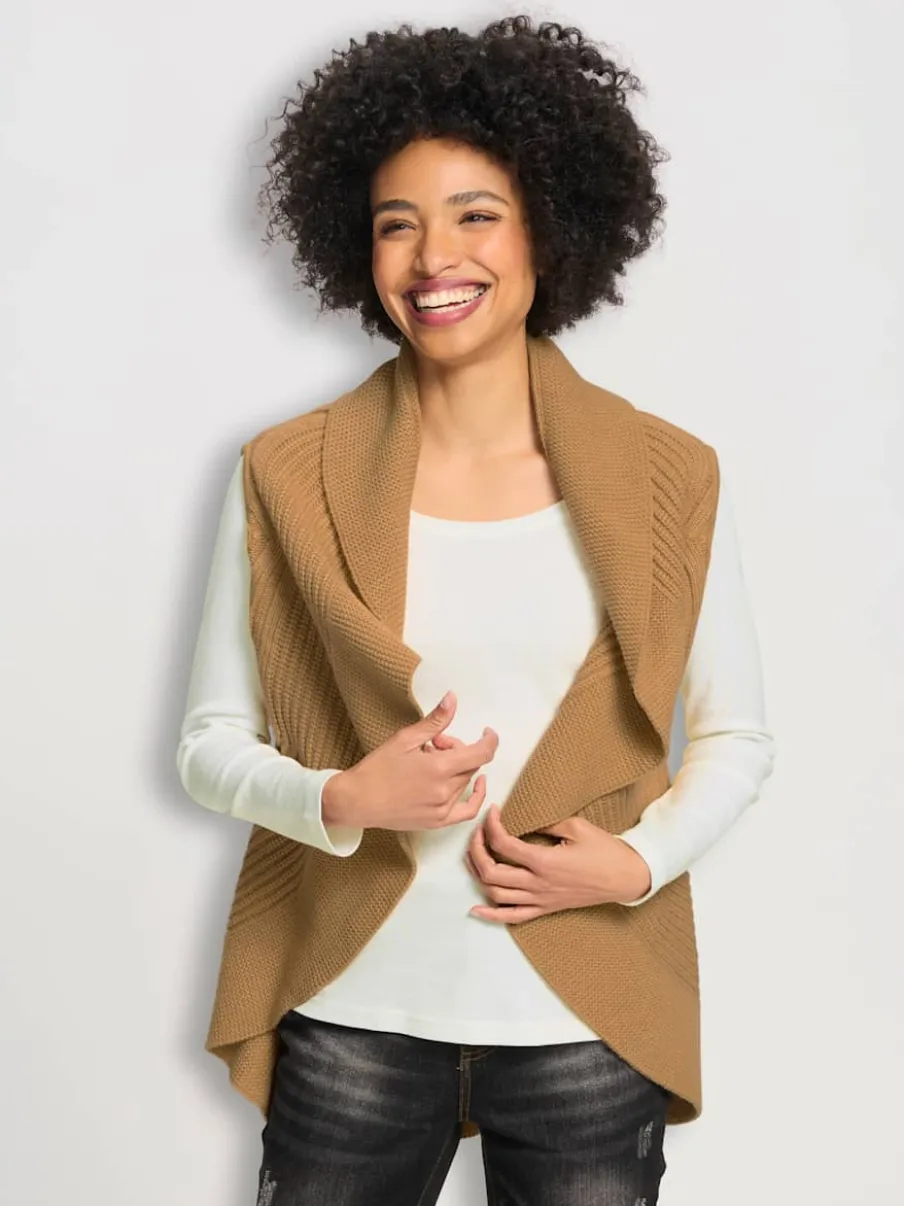Veste en tricot motif ajouré intégral