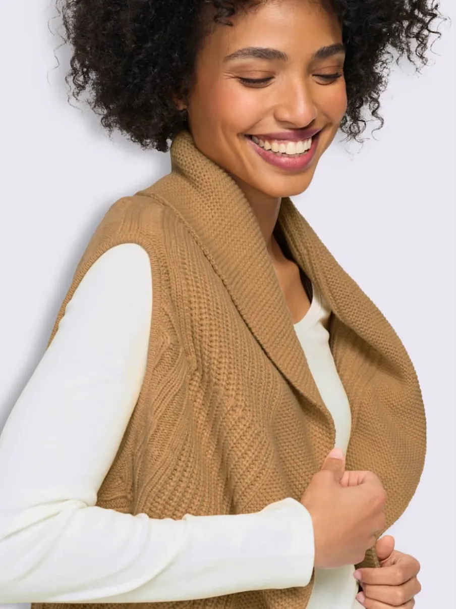 Veste en tricot motif ajouré intégral