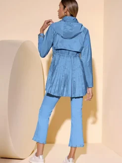 Veste légère avec capuche et poches zippées pratique