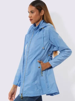 Veste légère avec capuche et poches zippées pratique