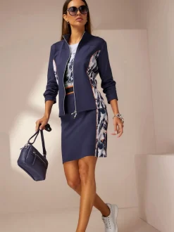 Veste légère avec empiècements contrastés et poches pratiques