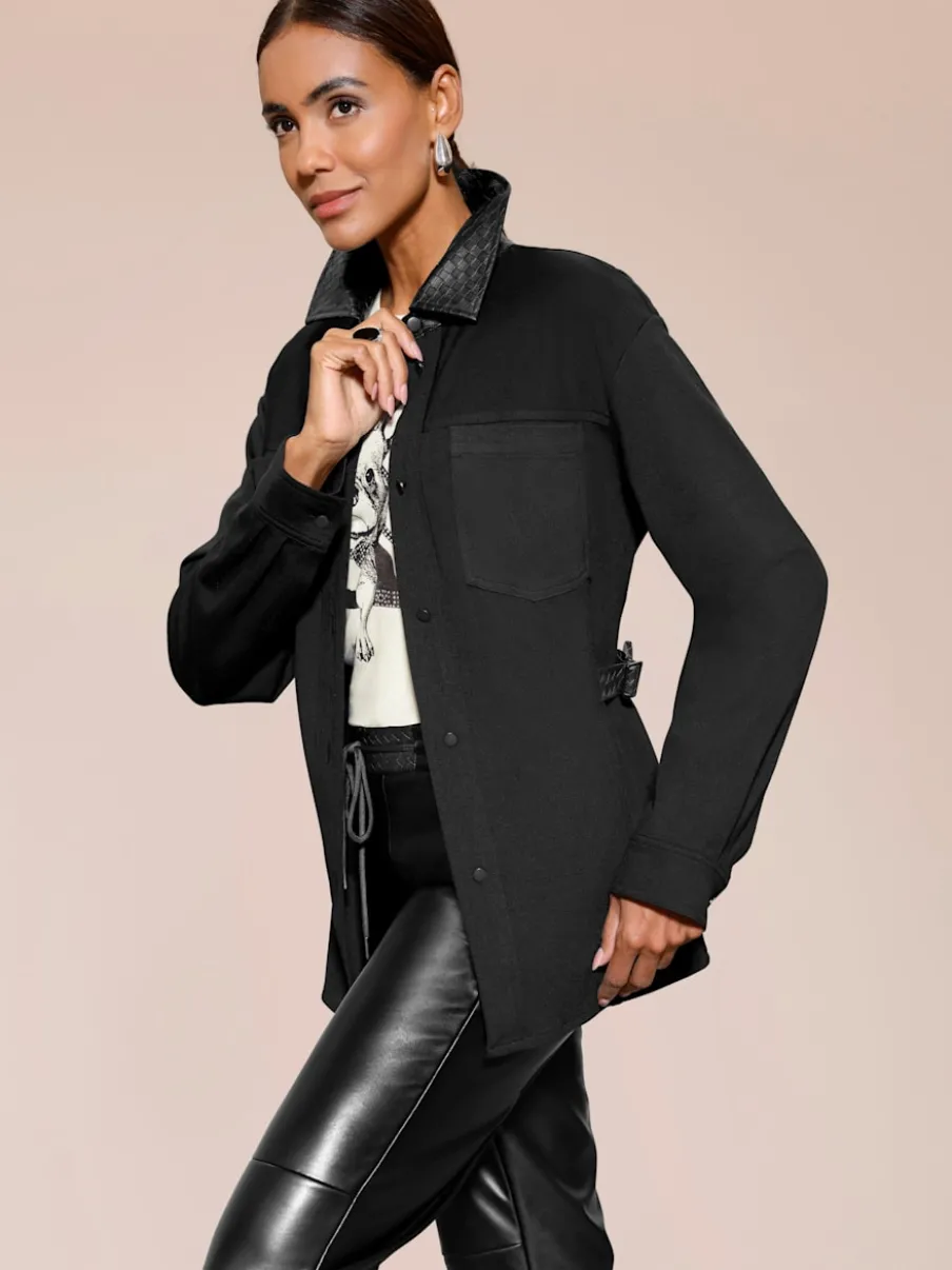 Veste légère à col chemise avec manches longues et poches poitrine