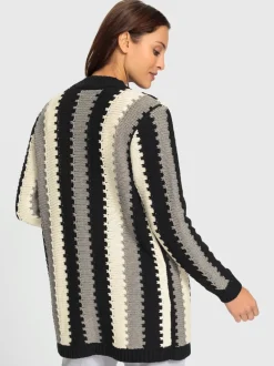 Veste longue en tricot à motif rayé et ouvert