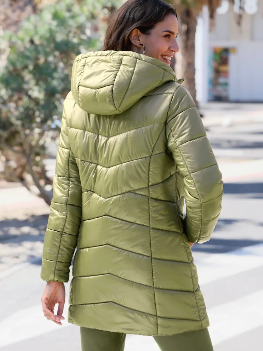 Veste longue matelassée avec capuche et poches pratiques