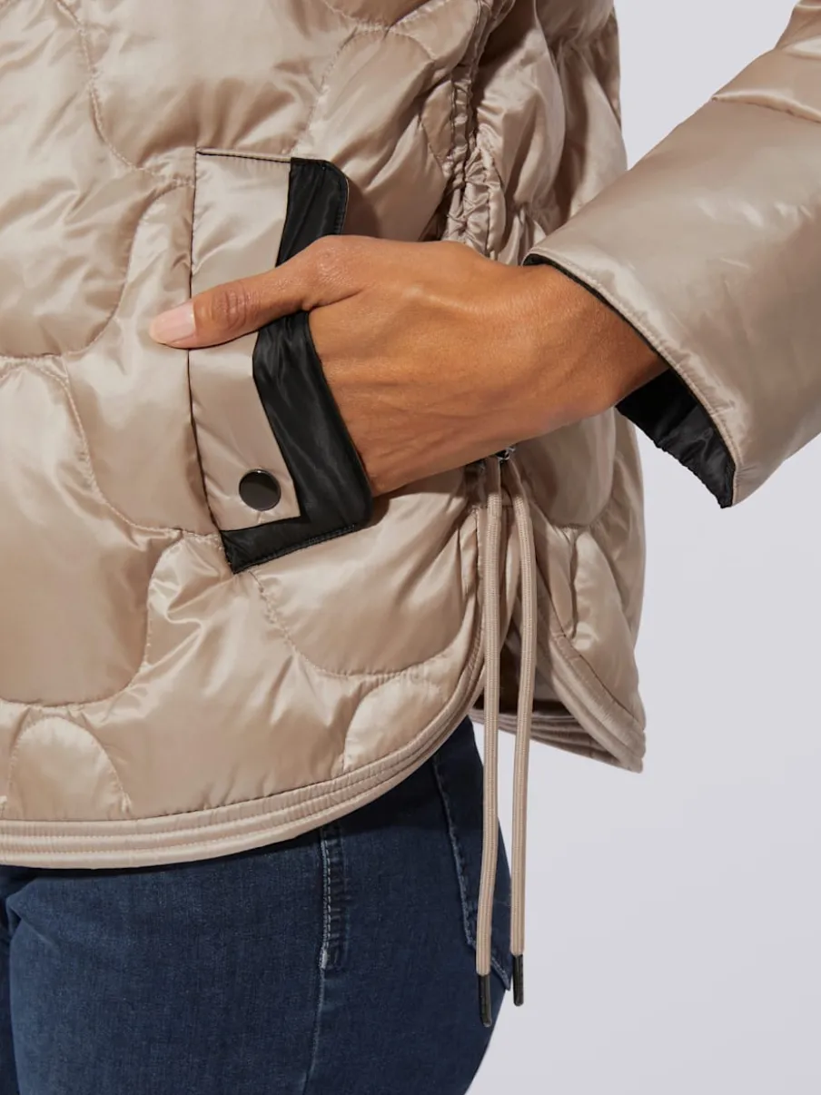 Vestes légères en duvet avec col montant pratique