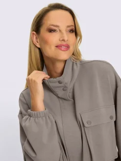 Veste sweat avec col montant et grandes poches